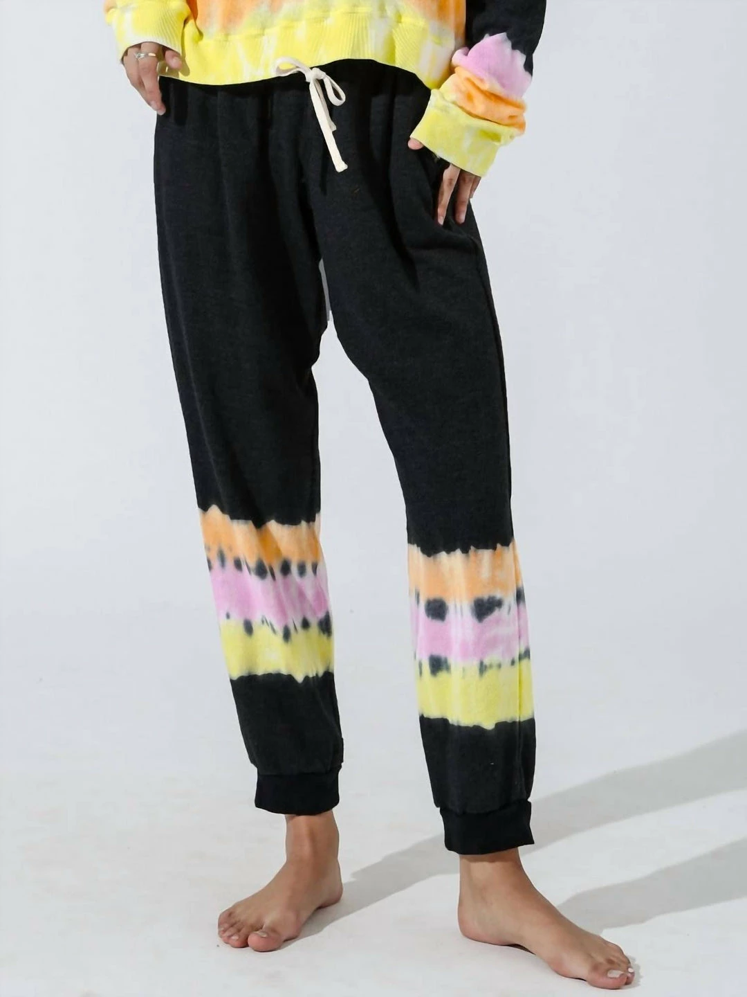 Brand new π€© Electric & Rose π© women Harbor Sweatpant in Onyx/Peony/Citrus βοΈ